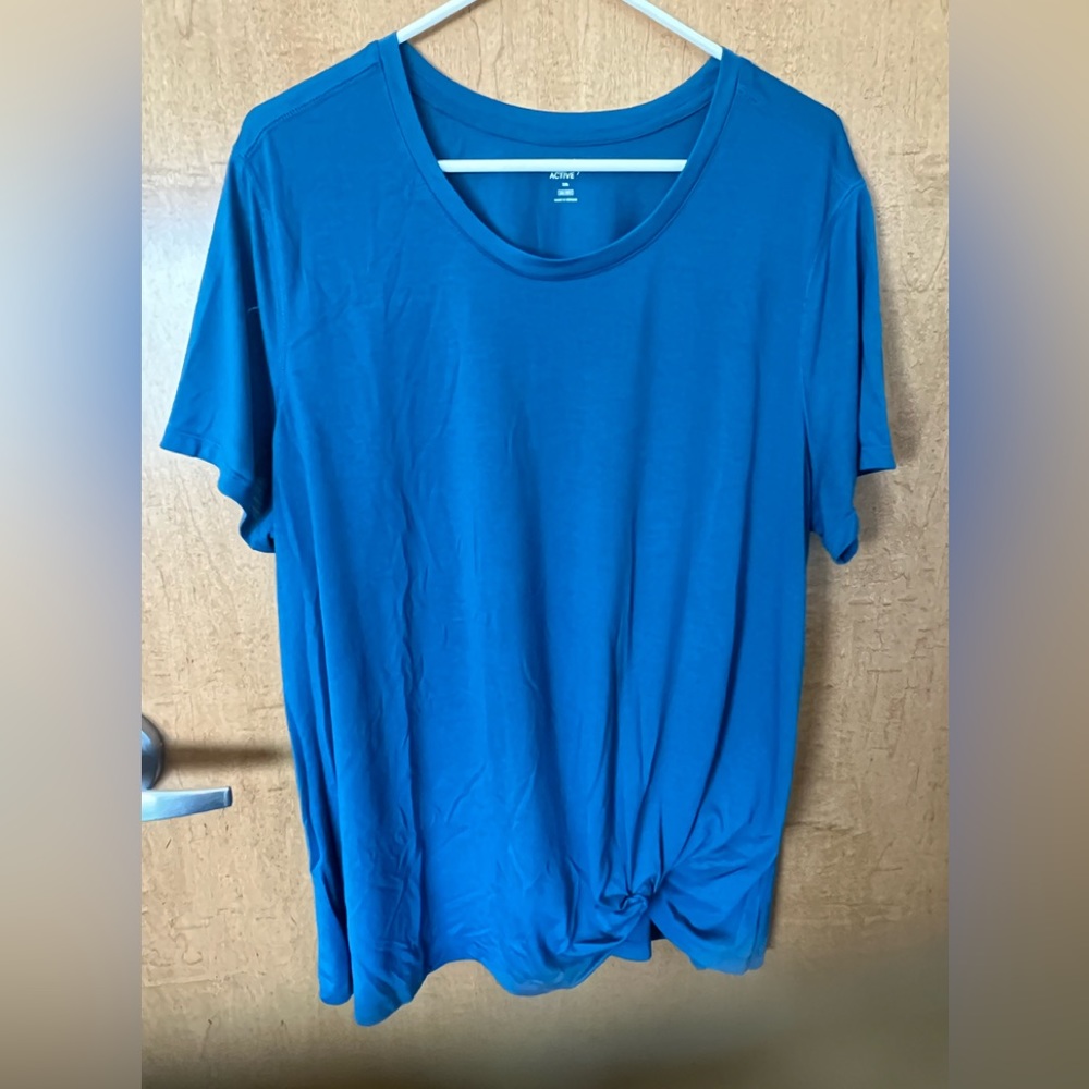 Old Navy active knot front top